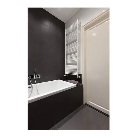 Nicely Furnished On The Ground Floor *